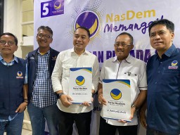Eri-Armuji Berburu Rekom Pilwali Surabaya ke NasDem Jatim