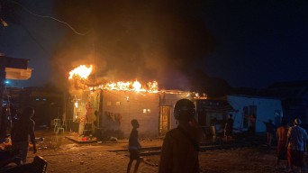 Rumah dan Kos-kosan di Surabaya Terbakar, 14 Unit Damkar Dikerahkan