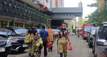Kantor Pemkot Surabaya Keluarkan Asap, Diduga Karena Korsleting Panel Listrik