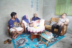 Pj Wali Kota Batu Kunjungi Tempat Tinggal Guru, Ada yang Masih Ngontrak