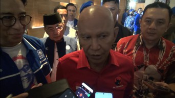 Mengenal Sekolah Alam, Warga Nobar, Tidak Rekom Risma
