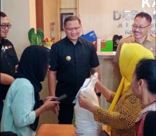 9.129 KPM di Kota Batu Terima Bantuan Pangan Beras CPP Tahap Dua