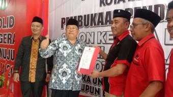 Ambil Formulir Pendaftaran Calon Wali Kota Blitar, Santoso Pasrah Keputusan PDIP