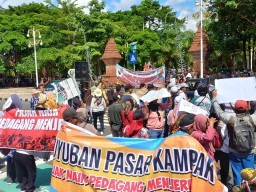 Pedagang Pasar Tradisional di Trenggalek Unjuk Rasa, Retribusi Naik 400 Persen