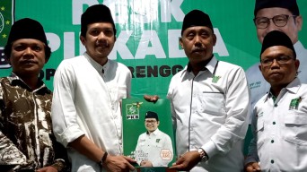 Wabup Syah Natanegara Daftar Bacawabup ke DPC PKB Trenggalek