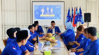 Pilbup Kediri 2024, Deny Widyanarko Terima Surat Tugas dari Demokrat