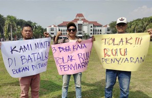 Wartawan Gresik Bersatu Gelar Unjuk Rasa, Tolak Rencana RUU Penyiaran