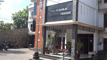 Warga Tulungagung Keluhkan Titik Azimuth pada PPDB Online
