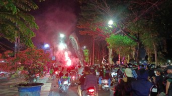 Puncak Perayaan Anniversary Persebaya ke-97, Bonek Konvoi Keliling Surabaya