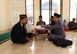 Penghulu di Ponorogo Lakukan Ini pada Pengantin Baru, Antisipasi Judi Online