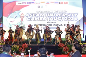 Adhy Karyono Pamerkan Wisata Khas Jawa Timur kepada 11 Negara Peserta AUG 2024