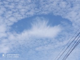 Viral Fenomena Awan Berlubang di Langit Jember, Begini Kata BMKG