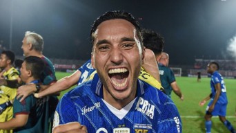 Persik Kediri Jawab Rumor soal Ezra Walian