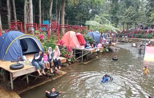 Rekomendasi Wisata Alam di Jember, Kampung Durian Pakis Ramai saat Idul Adha