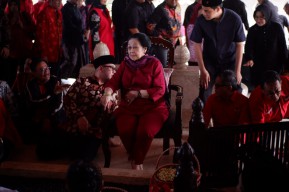 Megawati Ziarah ke Makam Bung Karno, Didampingi Keluarga dan Pengurus PDIP