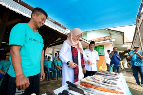 Pandai Besi di Banyuwangi Ungkap Rahasian Mampu Bertahan 35 Tahun