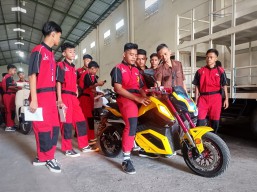 Siswa SMK NU Ma'arif Doro Pekalongan Kunjungi Pabrik Molindo Gresik