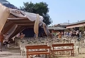 Terop Acara Perpisahan SDN di Jember Ambruk Diterjang Angin Kencang