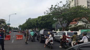 Hindari Jalan Gubernur Suryo-Yos Sudarso Surabaya, Macet Gegara Nikah Massal