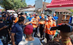 6 Rumah Aset PT KAI Jember Dieksekusi, Diwarnai Adu Mulut Petugas dan Penghuni