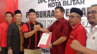 Bambang Rianto Dapat Surat Tugas dari PDIP untuk Pilwali Blitar, Bagaimana Nasib Hengky Kurniawan?