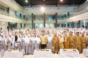 Mas Dhito Berencana Ajukan Bidan-bidan Kontrak di Kediri jadi PPPK