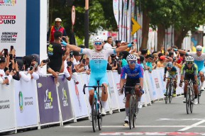 Etape 2 Tour de Banyuwangi Ijen Sengit, Crash Jelang Finish