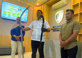 2 Remaja Anggota Gangster di Sidoarjo Ditangkap, Bawa Golok dan Celurit