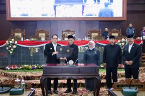 Raperda RPJPD Jatim 2025-2045 Disahkan, Optimistis Berakhlak dan Mendunia