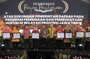 223 Desa dan Kelurahan di Jatim Diresmikan Berpredikat Sadar Hukum