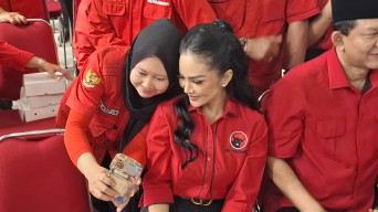 Krisdayanti Kantongi Surat Tugas PDIP Maju Pilwali Batu, Firhando jadi Wakil?