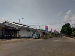 Pemkab Jember Fasilitasi Ojol dan Opal Dirikan Tenda Penjemputan di Stasiun