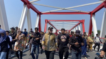 Mas Dhito Resmikan Jembatan Jongbiru Kediri