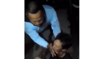 Viral, Pencuri di Blitar Ini Dipaksa Memakan Cabai Hasil Curiannya