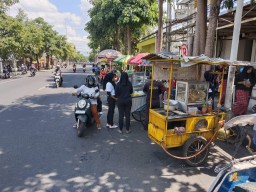 Besok Satpol PP Tulungagung Tertibkan PKL di Ruas Jalan Ini