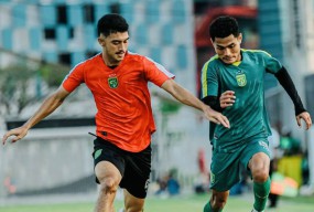 Persaingan Ketat Pemain Strarter Eleven Persebaya Surabaya