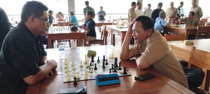 30 Jurnalis Ikuti Turnamen Catur dan Tennis di Tempat Wisata Kota Batu