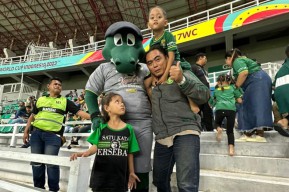 Kisah Wahyu Hidayat, Bonek Sidoarjo Beri Nama 4 Anaknya Green Force