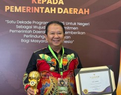 Jamin Kesehatan Warga, Bupati Jember Terima Award Universal Health Coverage