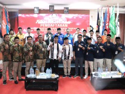 Diusung 12 Partai Besar, Lukman-Fauzan Longmarch ke KPU Bangkalan