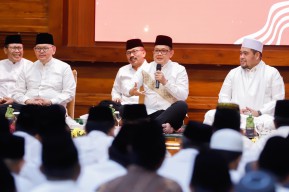 Peringati HUT RI ke-79, Pemprov Jatim Dzikir dan Doa Bersama di Grahadi Surabaya
