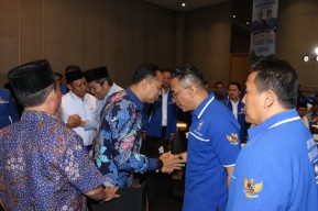 23 Pasangan Bakal Calon Kepala Daerah di Jatim Terima B1KWK PAN
