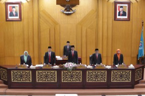Anggaran Perbaikan Jalan dan Saluran Air di Surabaya 2025 Rencana Ditambah