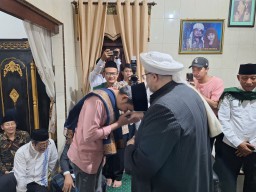 Cicit Syekh Abdul Qadir Al Jailani Doakan Gus Fawait Menang Pilkada Jember