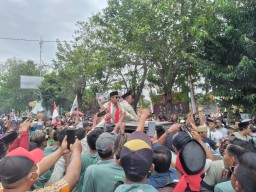 Gus Haris - Ra Fahmi Daftar ke KPU Probolinggo, Kiai Orasi