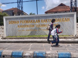 Masa Kerja 50 Anggota DPRD Tulungagung 2019-2024 Berakhir, Pesangon Rp477 Juta
