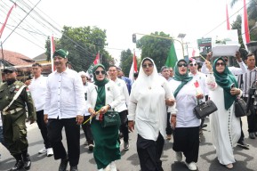 Ribuan Relawan Antar Deny - Mudawamah Daftar di Pilbup Kediri 2024