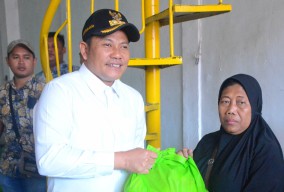 500 Paket Sembako untuk Pedagang Terdampak Kebakaran Pasar Krian Sidoarjo