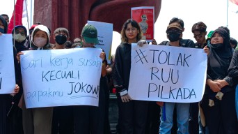 Massa Gelar Demo Kawal Putusan MK di Surabaya, Ini 3 Tuntutannya
