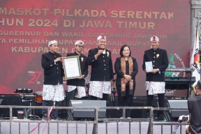 Semarak Kirab Maskot Pilkada KPU Lamongan Pecahkan Rekor Muri